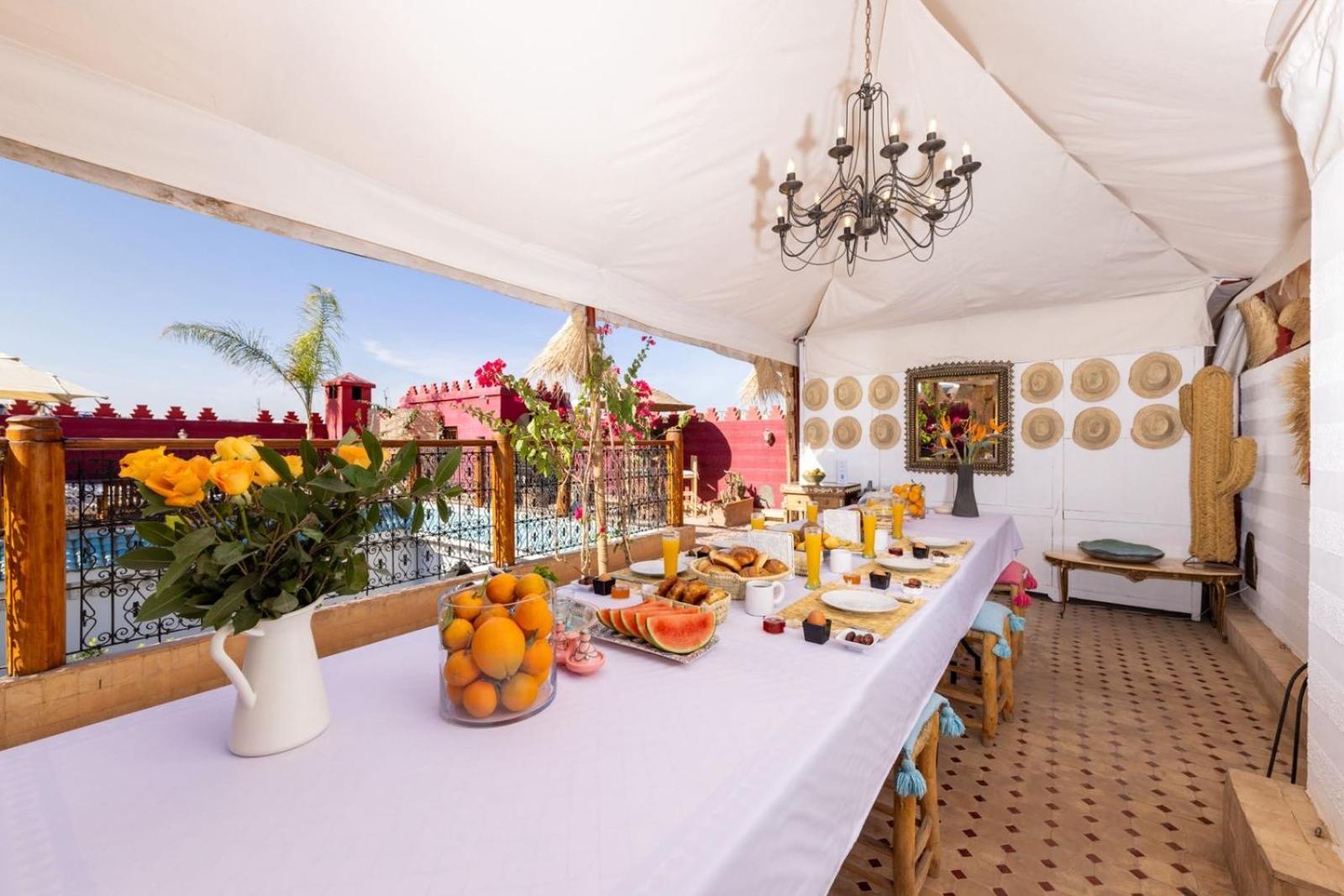 Asrari (adults Only) 3*