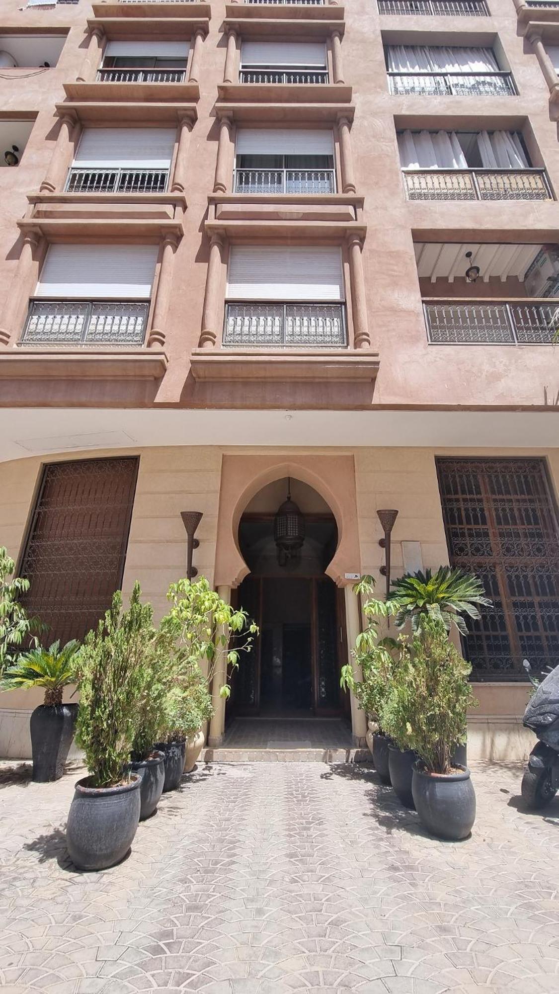 Appartement Superbe Marrakech 2 Avec Piscine, En Plein Centre A 3min De Guelliz, De La Gare