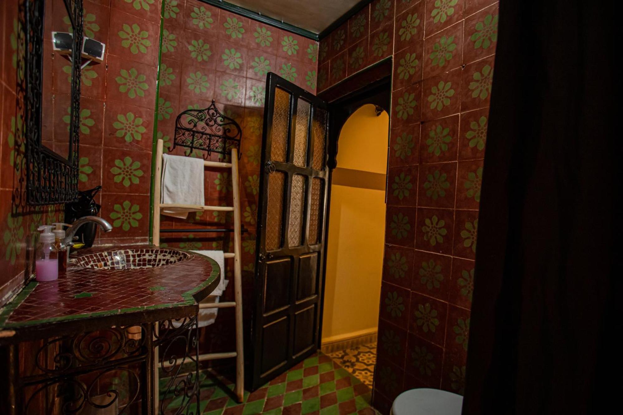 Guest house Arabesque *