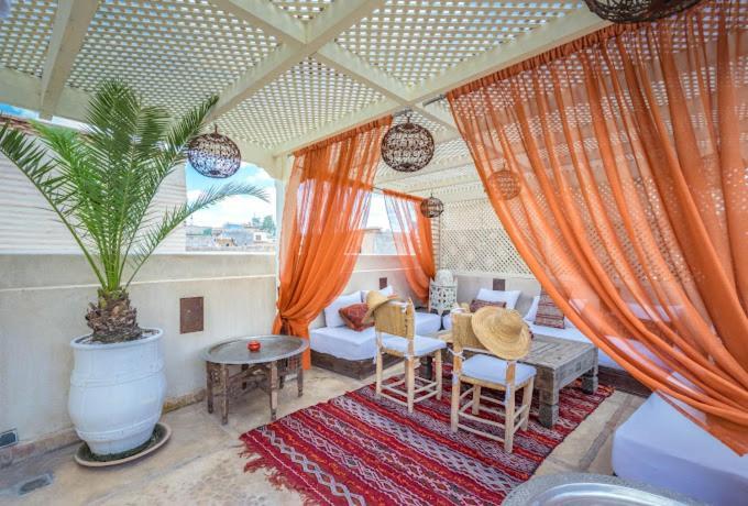 Jaune Safran Entire House Bed & Breakfast 4*