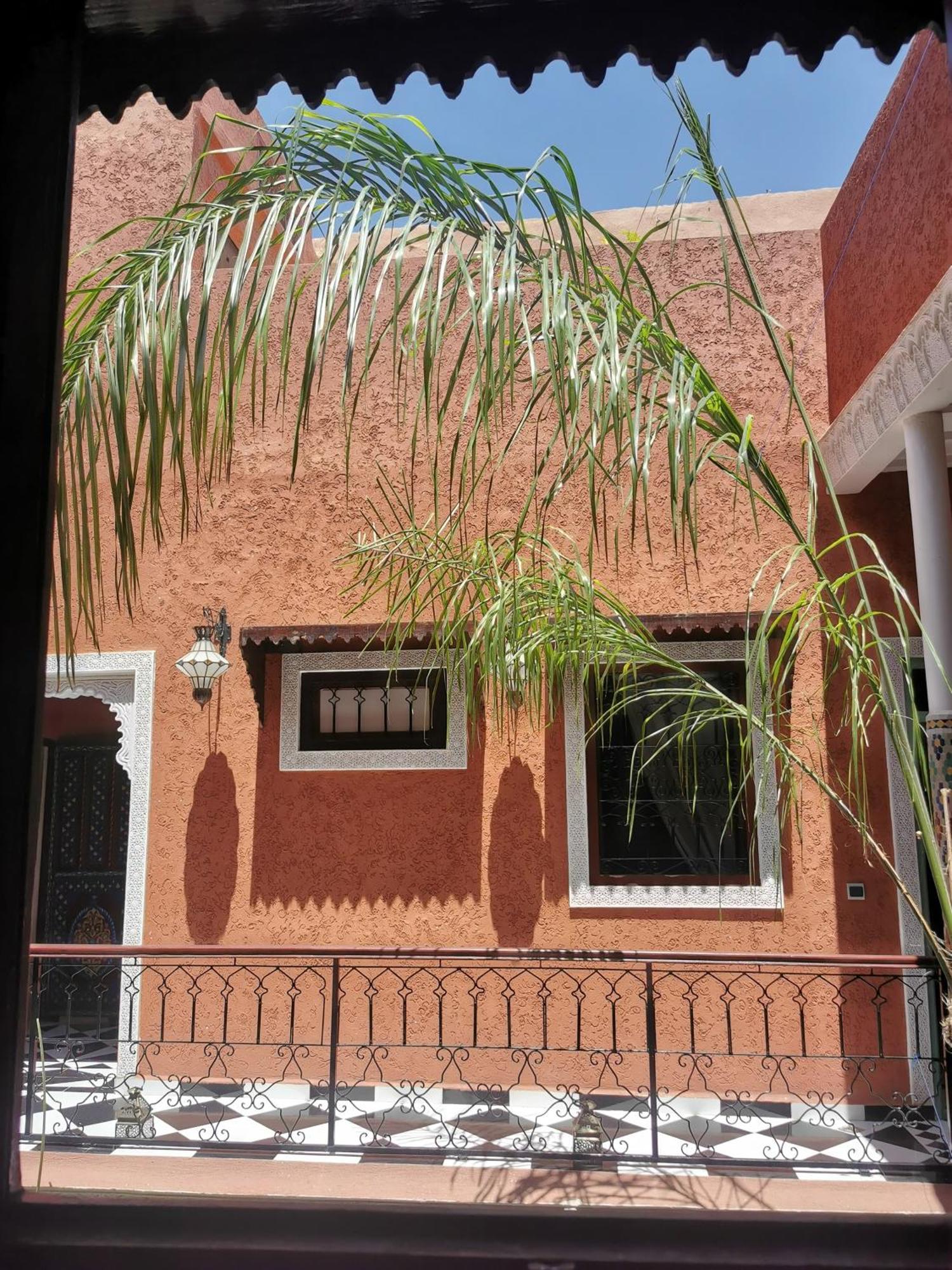 Dar Al Hayat *