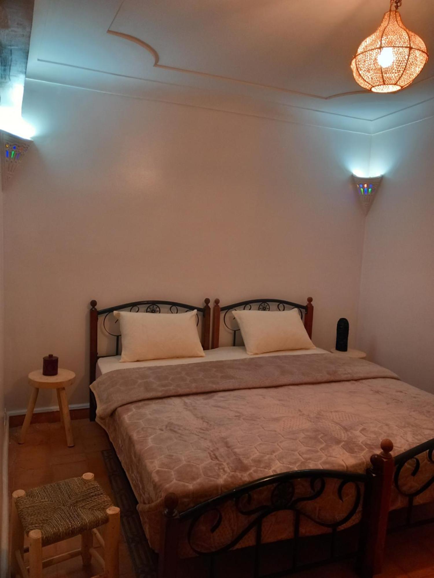 Jad Ziad Hostal *