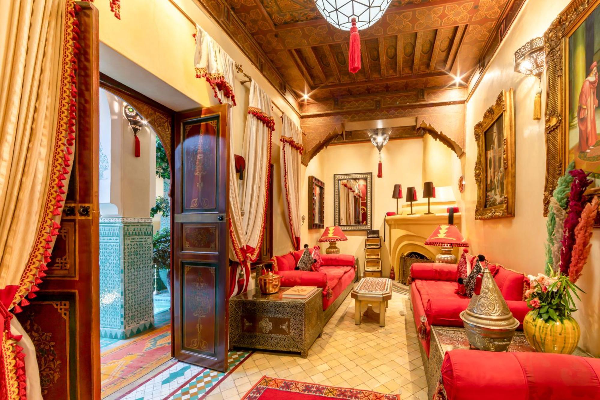 Hikaya Riad