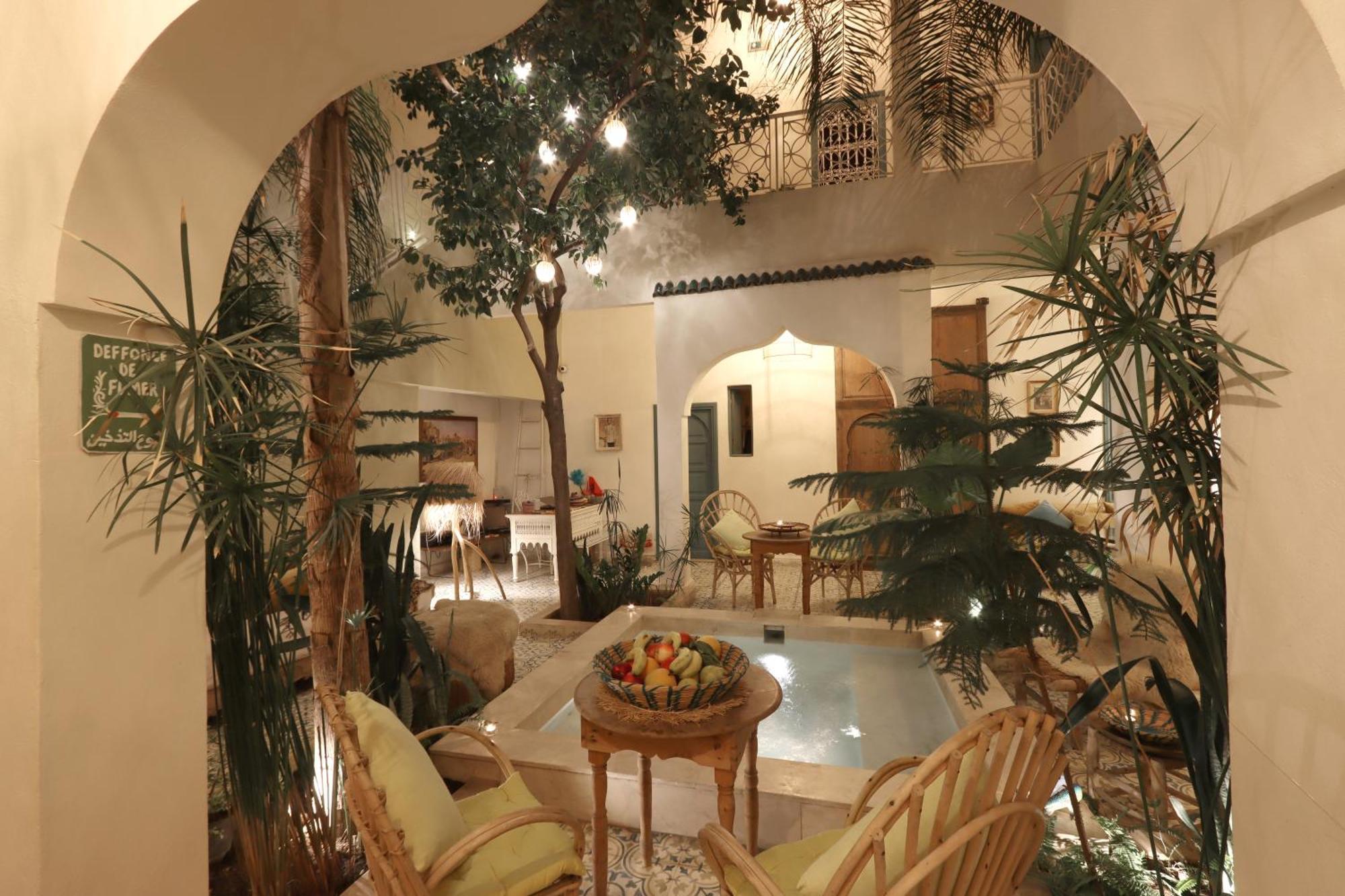 Riad Naanaa *