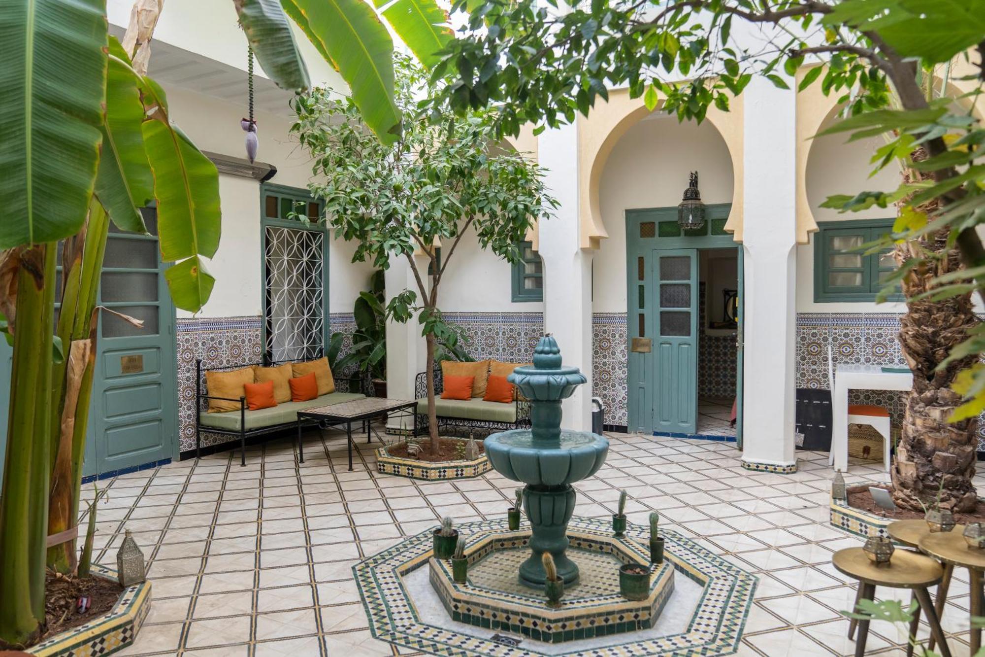 Orange Riad 2*