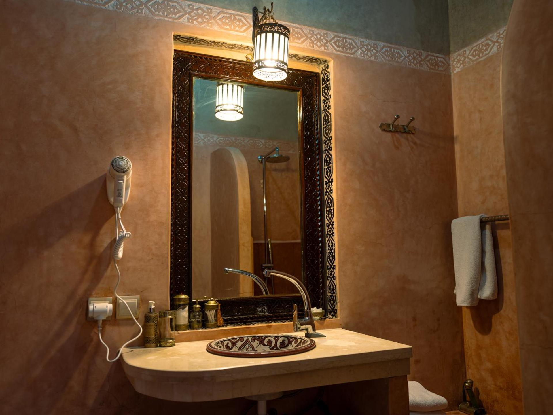 Riad 58 Blu 4*