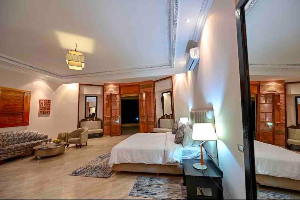 Palais Azale Villa