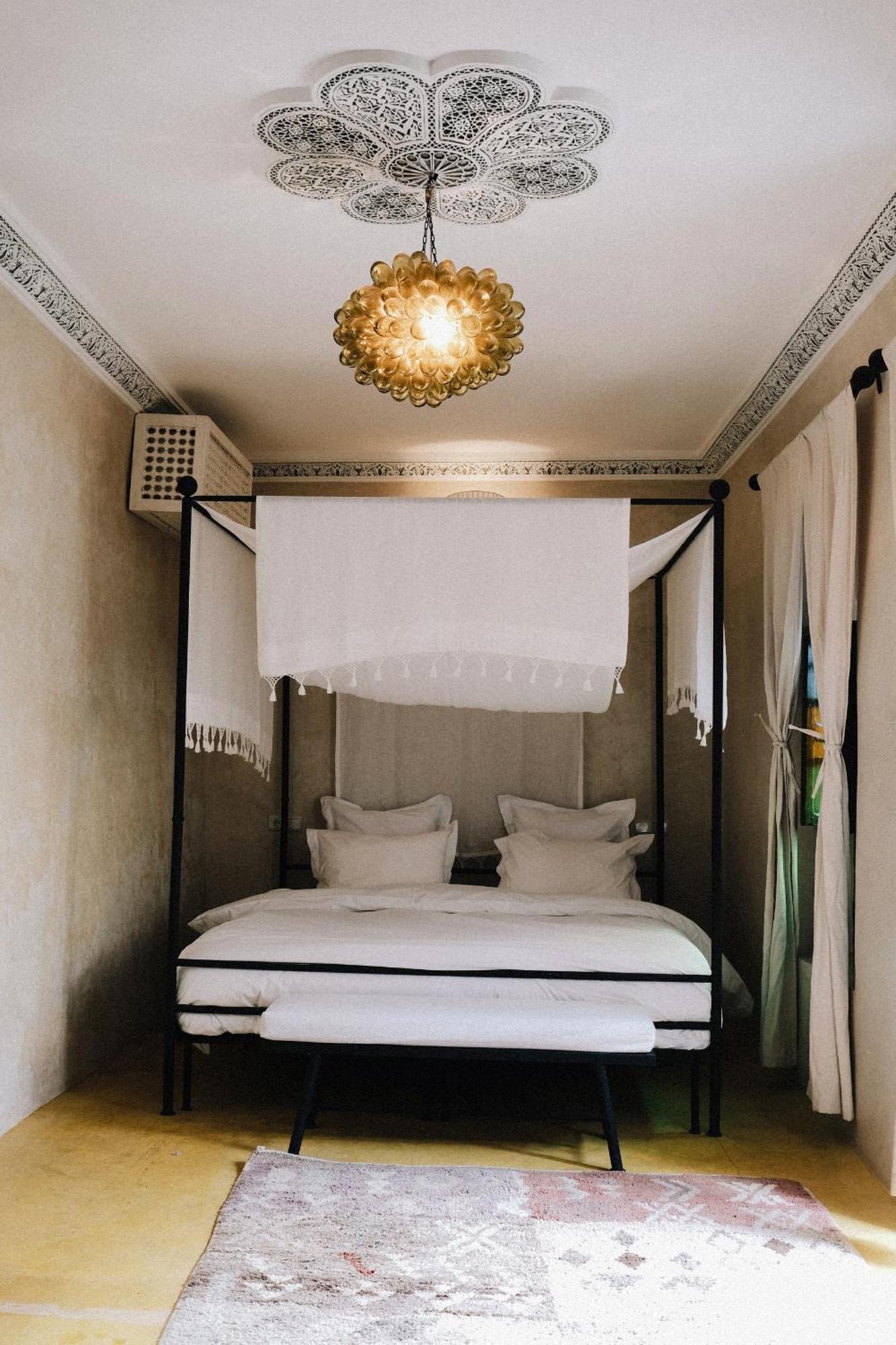 Maison 24 *