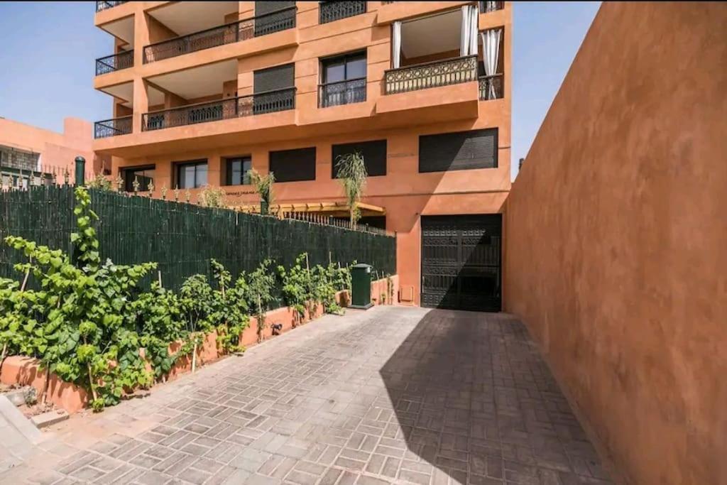 Raffine Idealement Situe Avec Piscine Marrakesh