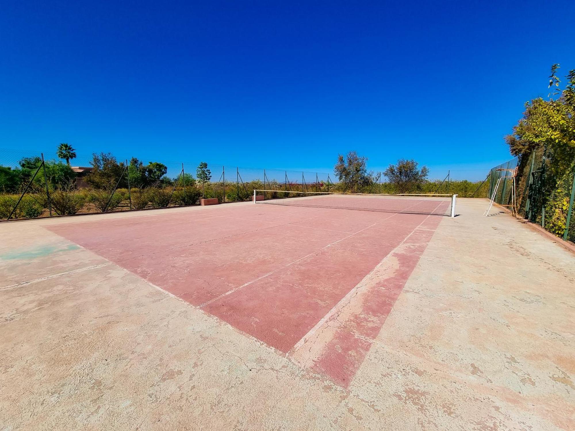 Villa Avec Gouvernante Et 2 Piscines Dont Chauffee Dans Domaine Securise *