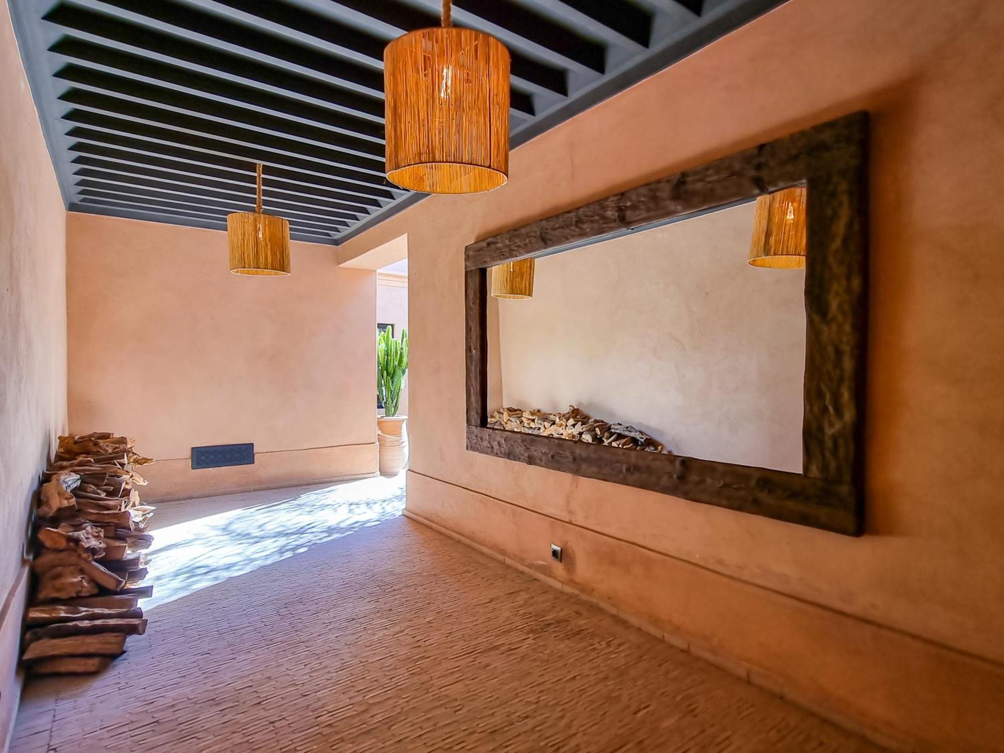 Villa Avec Gouvernante Et 2 Piscines Dont Chauffee Dans Domaine Securise