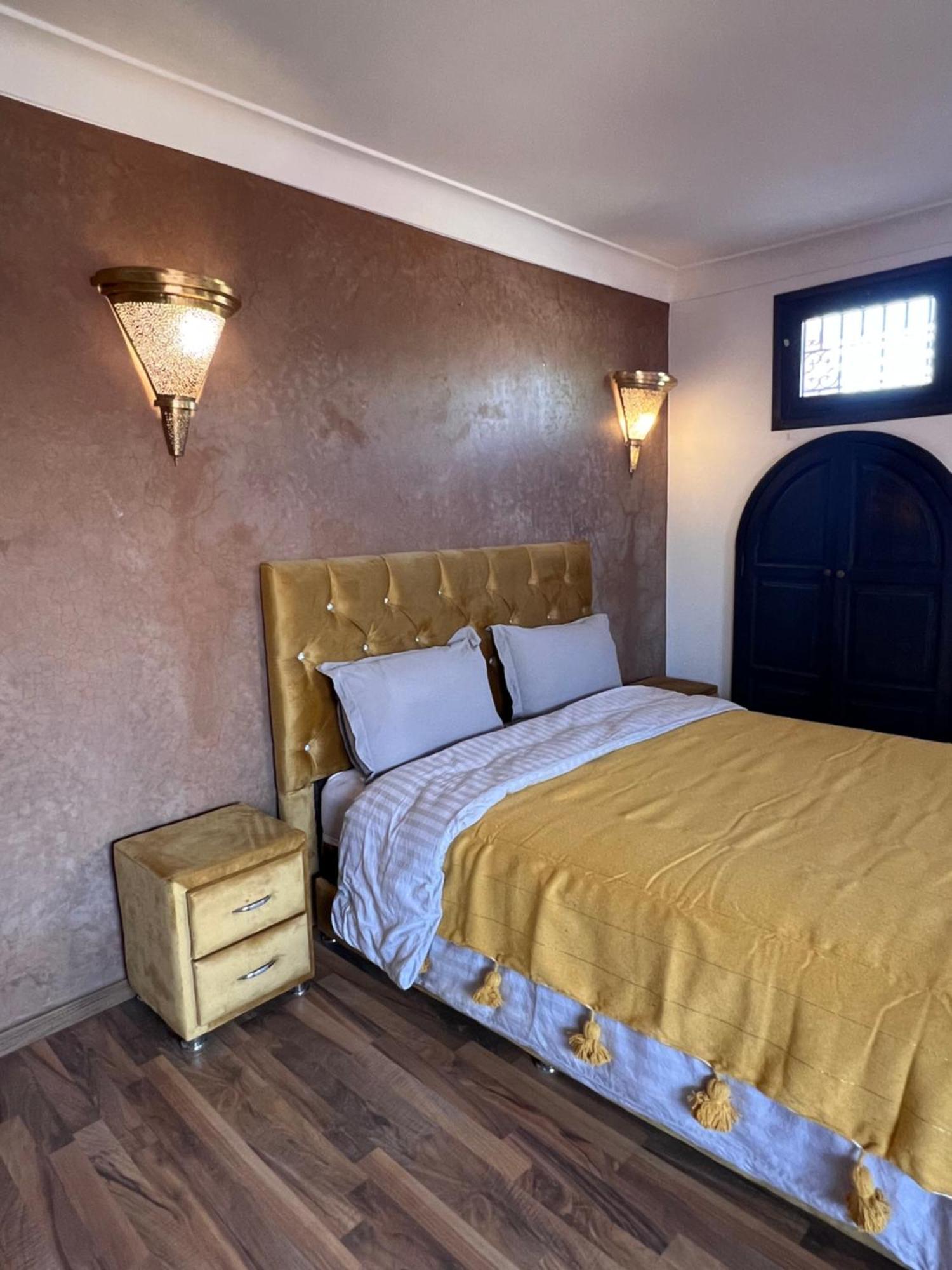 Riad Azad &