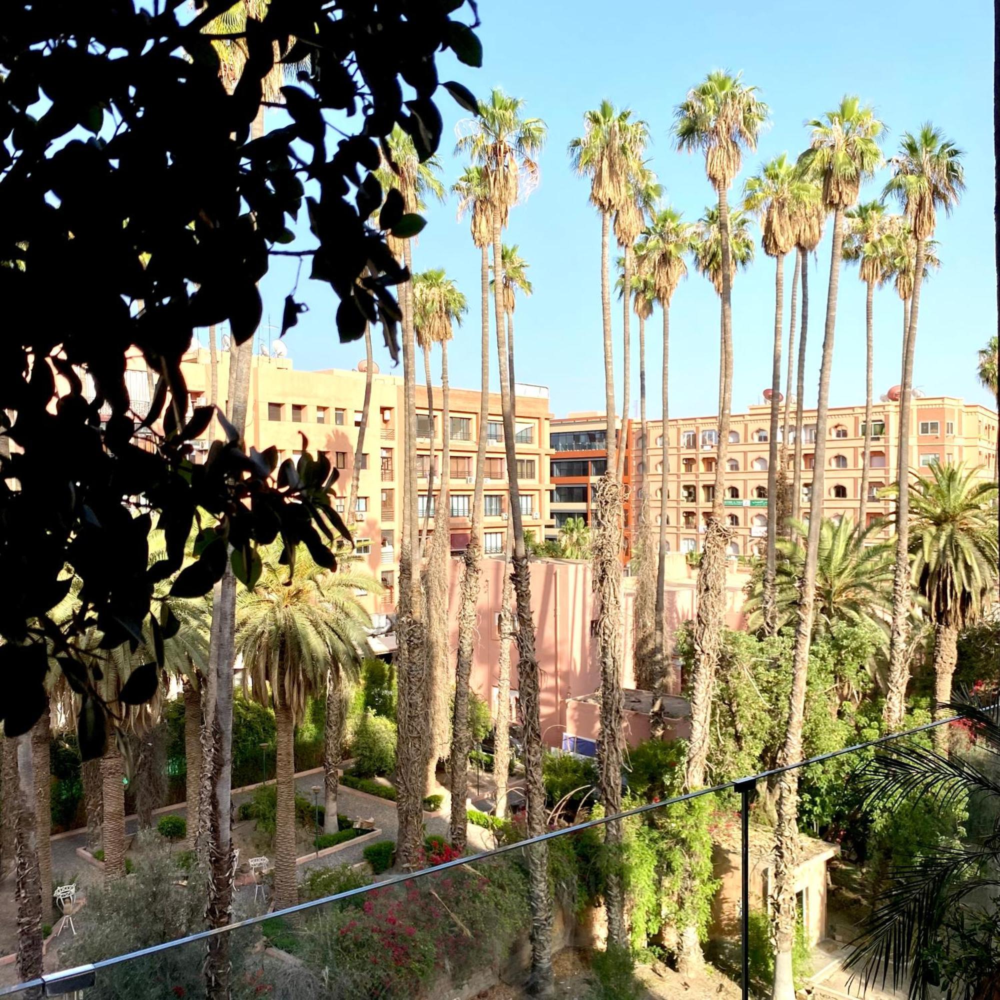 Rooftop Pool, Bright & Cozy In City Center Apartment *
