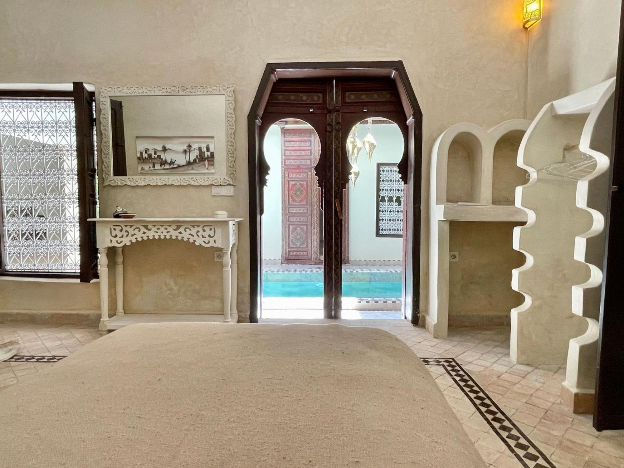Jolie Riad *
