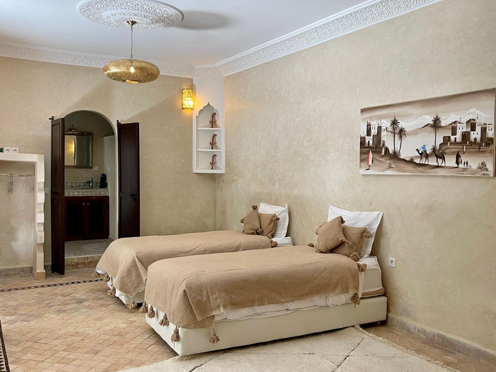 Jolie Riad *