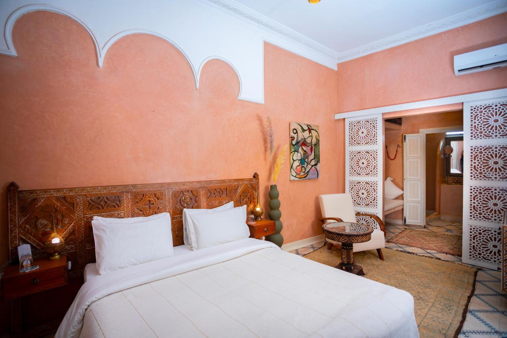 Miss Caracal Riad