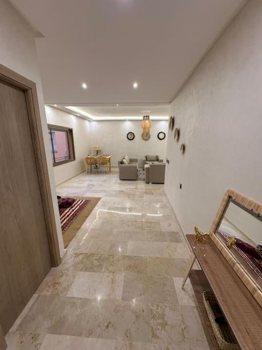 Appartement Brand New Modern 2 Bedroom With Swimming Pool, Netflix & Iptv *