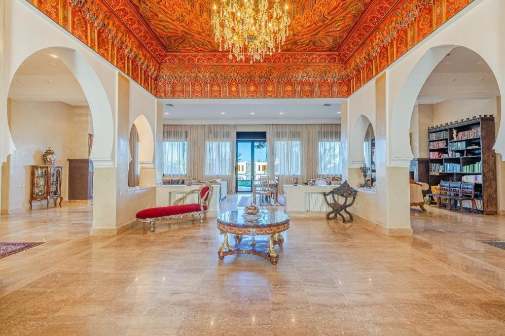La Houda Piscine Parking Prive 15 Min Marrakech - Ark Realty *