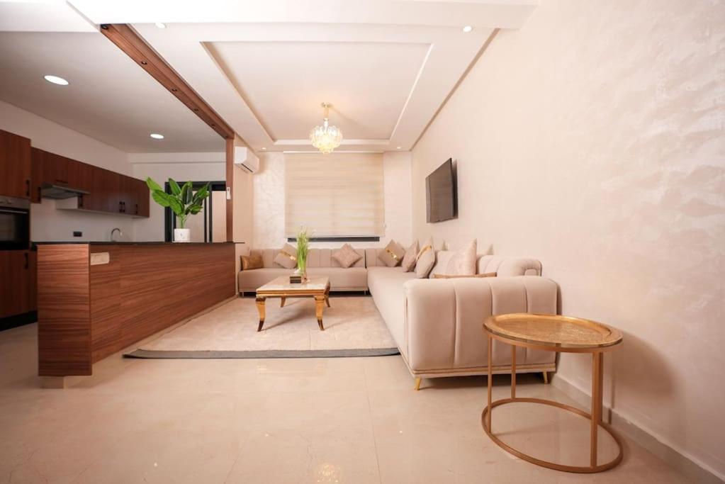 Beautiful Flat In Apartamento *