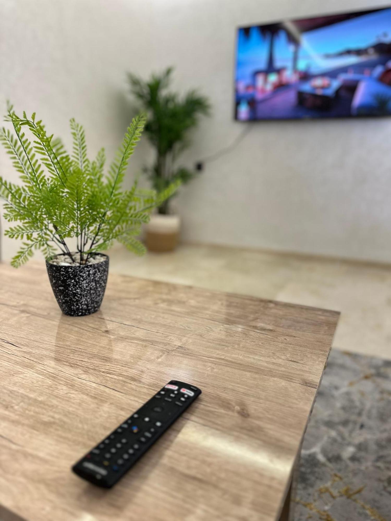 Appartement Brand New Modern 2 Bedroom With Swimming Pool, Netflix & Iptv *