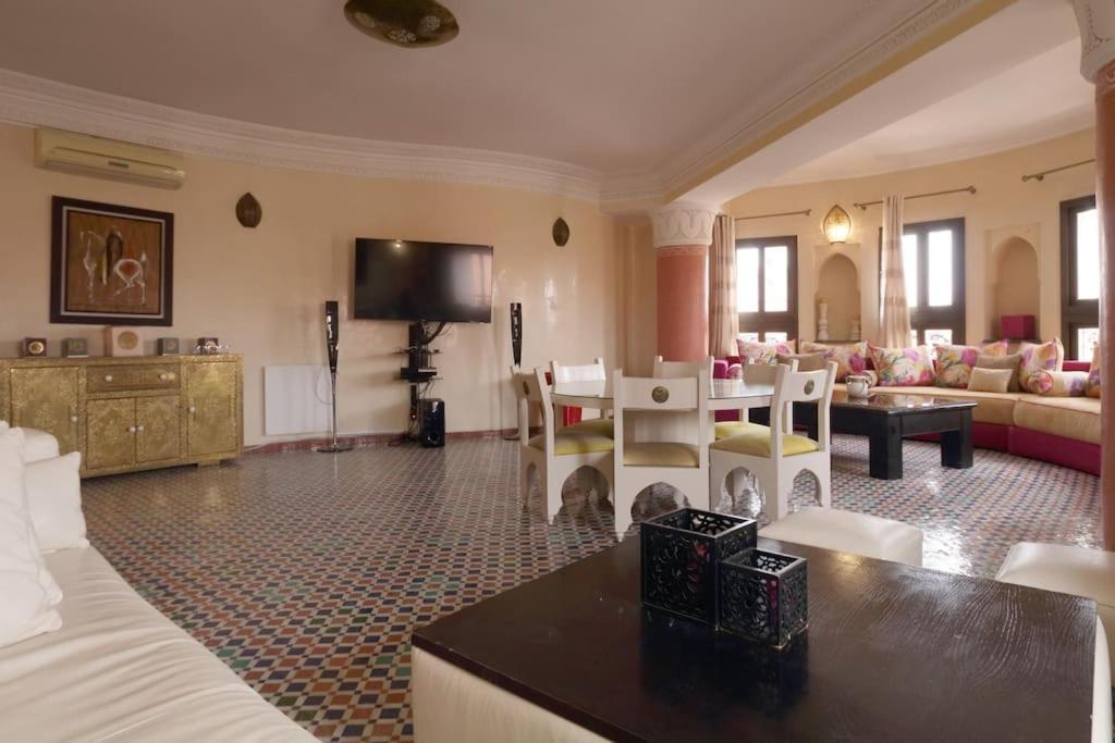 Apartment Typical Large Appt In Gueliz With View *