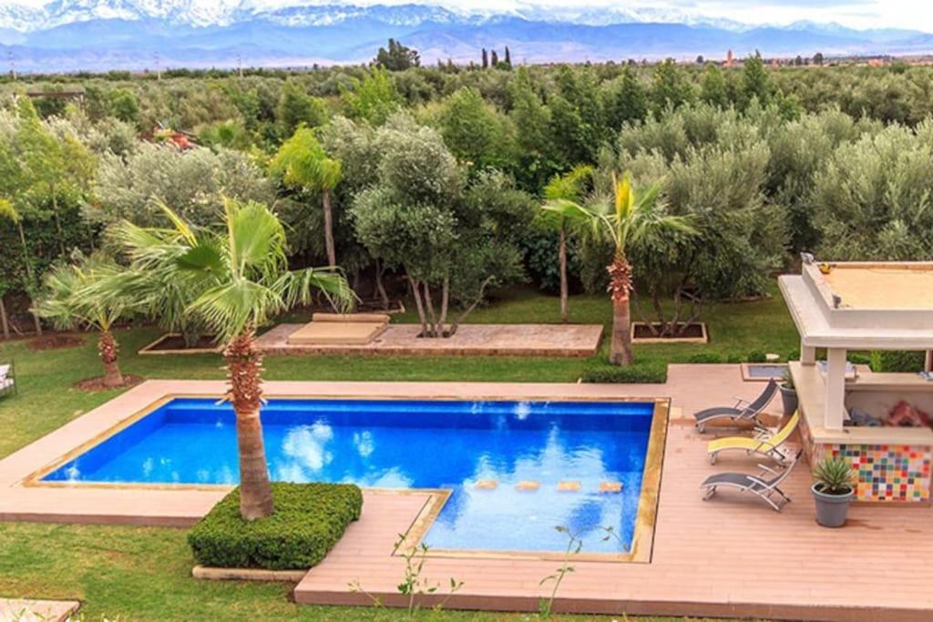 Villa 751, D'architecte, Cuisiniere, Piscine Chauffee Et Services *