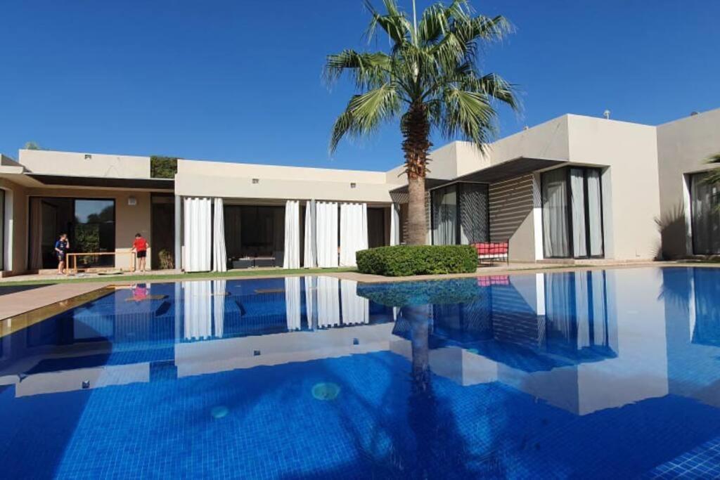 751, D'architecte, Cuisiniere, Piscine Chauffee Et Services Marrakesh
