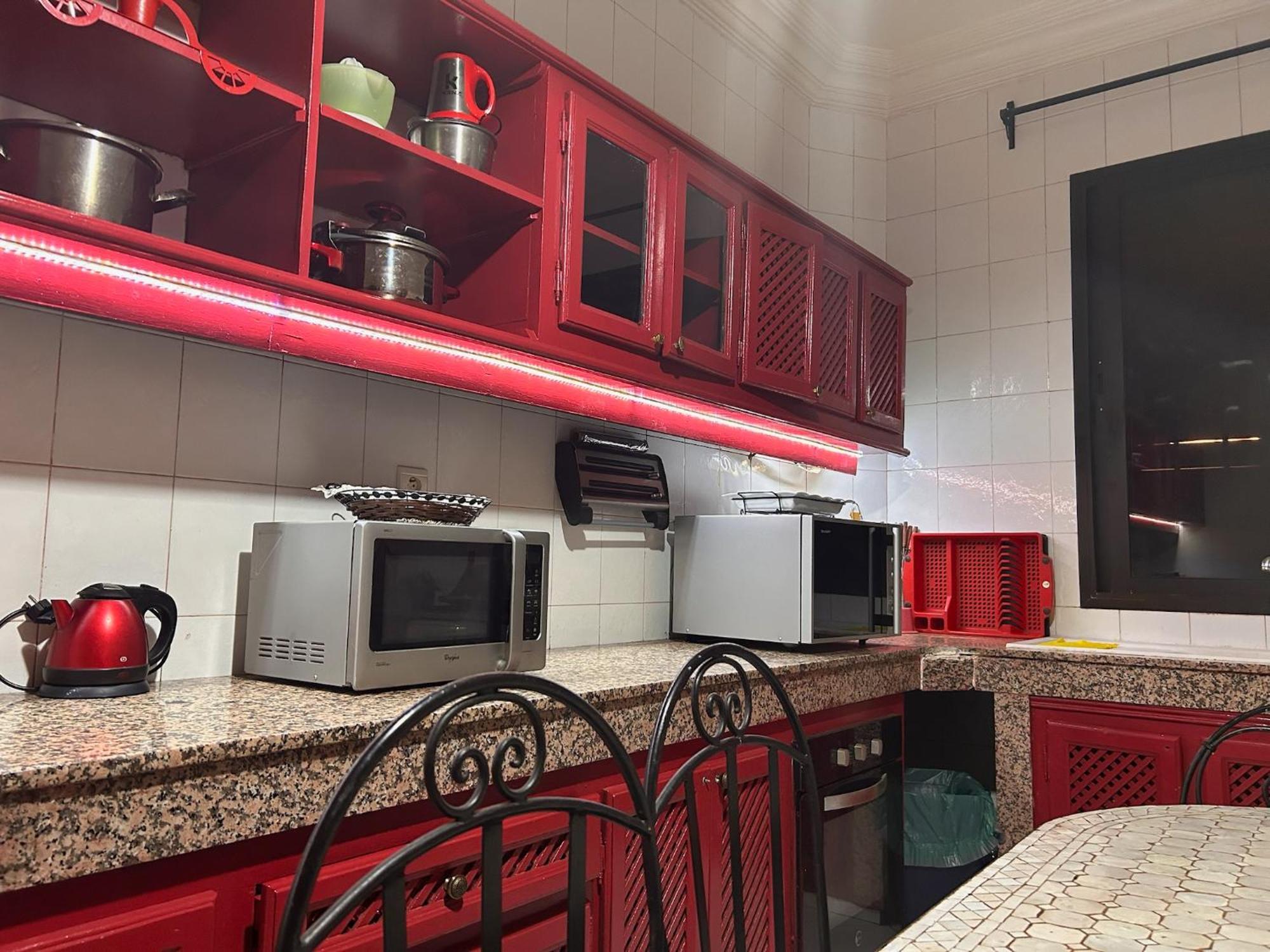 Targa Piscine 10 Minutes Du Centre - Ark Realty *