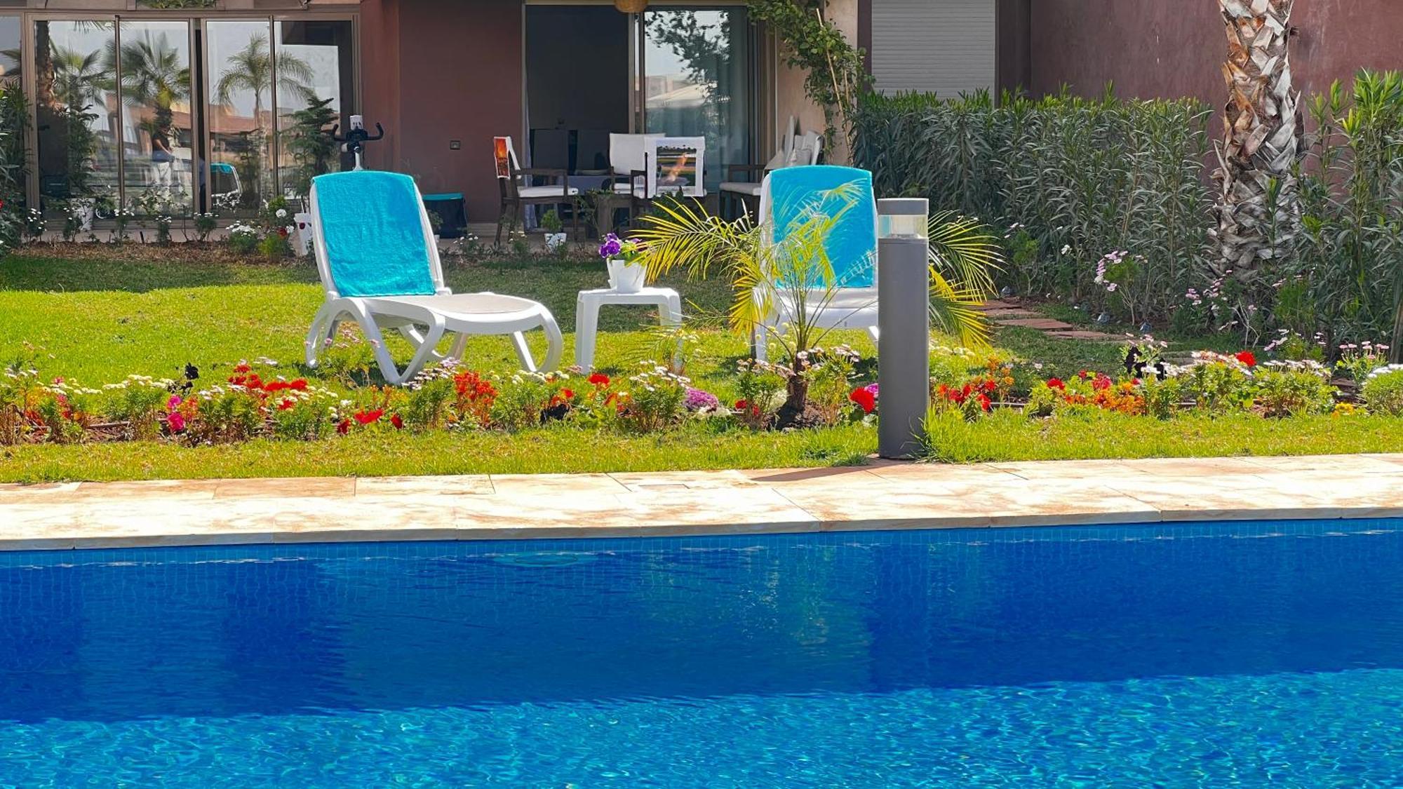 De Luxe Avec Jardin Vue Sur La Piscine Golf Securise 24h Sur 24 A 5 Minutes De L Aeroport Appartement
