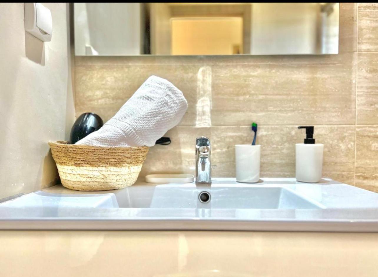 De Luxe Avec Jardin Vue Sur La Piscine Golf Securise 24h Sur 24 A 5 Minutes De L Aeroport Appartement Marrakesh