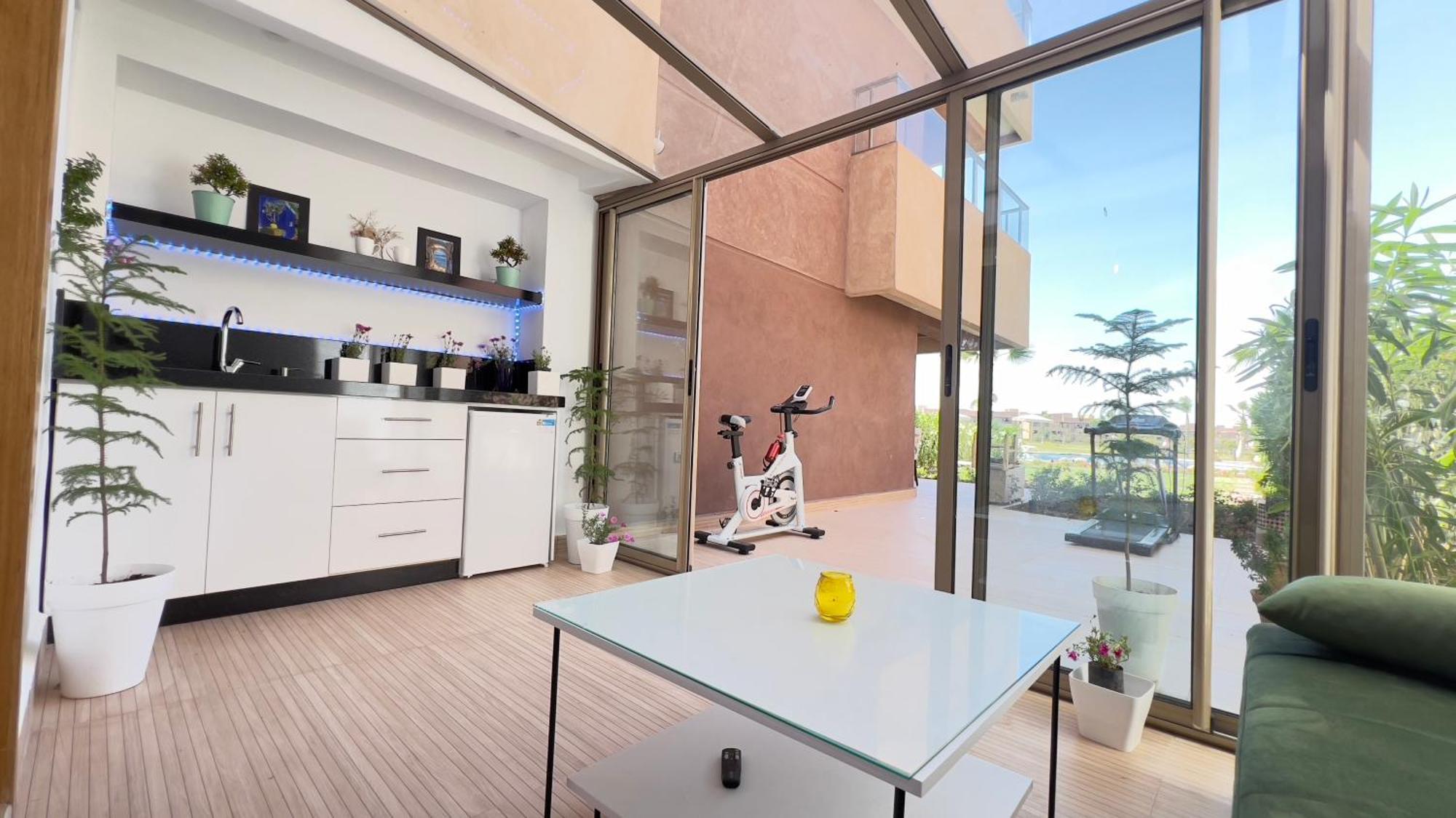 De Luxe Avec Jardin Vue Sur La Piscine Golf Securise 24h Sur 24 A 5 Minutes De L Aeroport Appartement