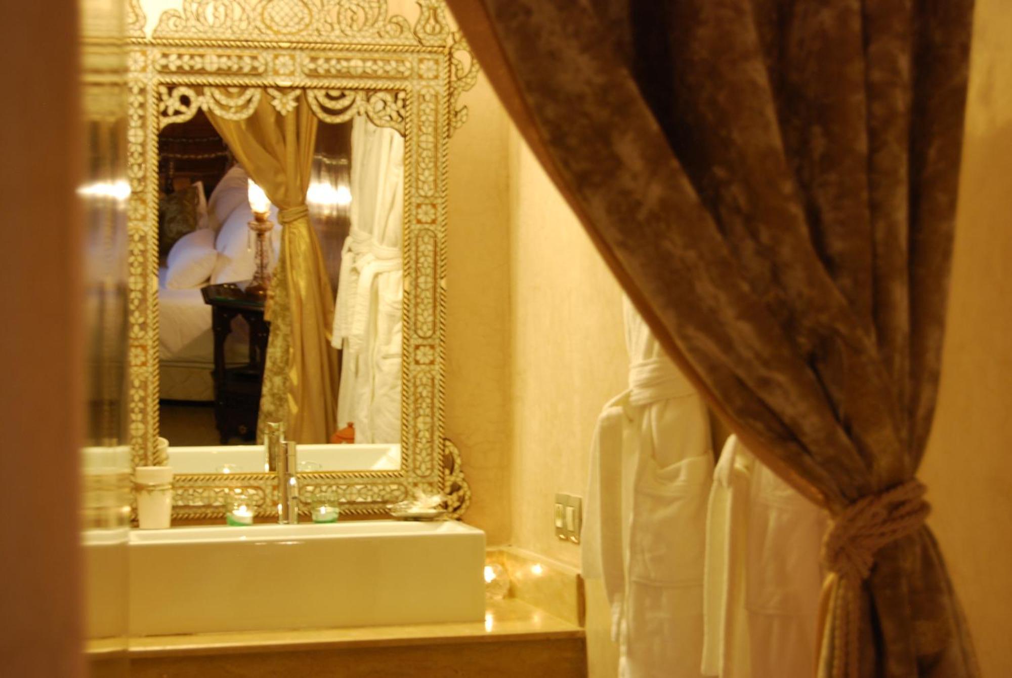 Riad Flam & 4*