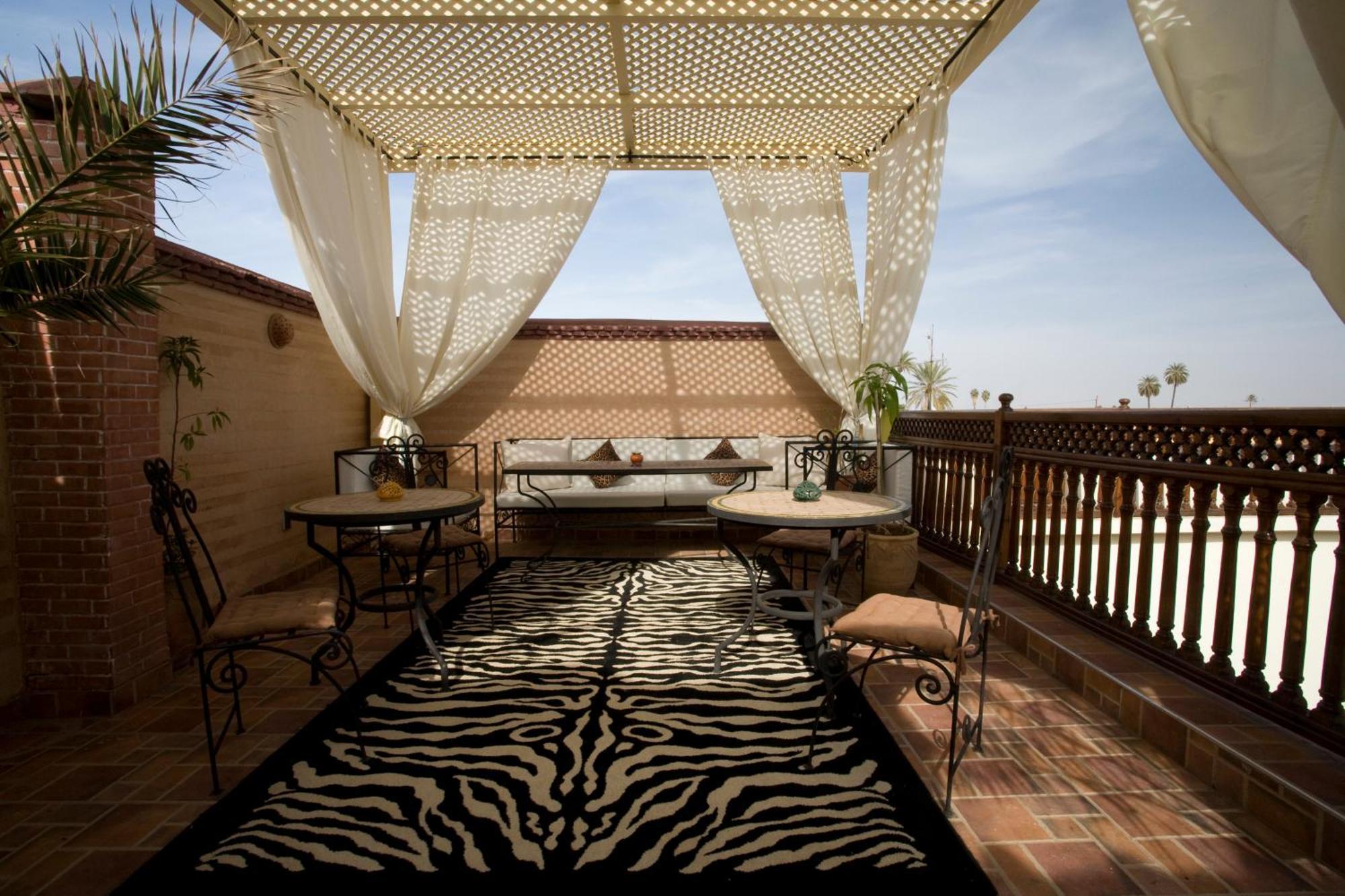 Riad 58 Blu 4*