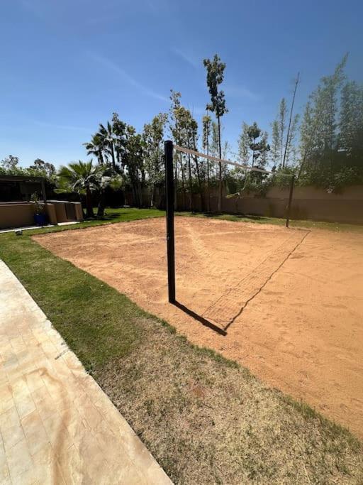 In Marrakech - 5 Suites, Heated Pool, Jacuzzi, Transportation, Volleyball & Padle Court, Complimentary Breakfast