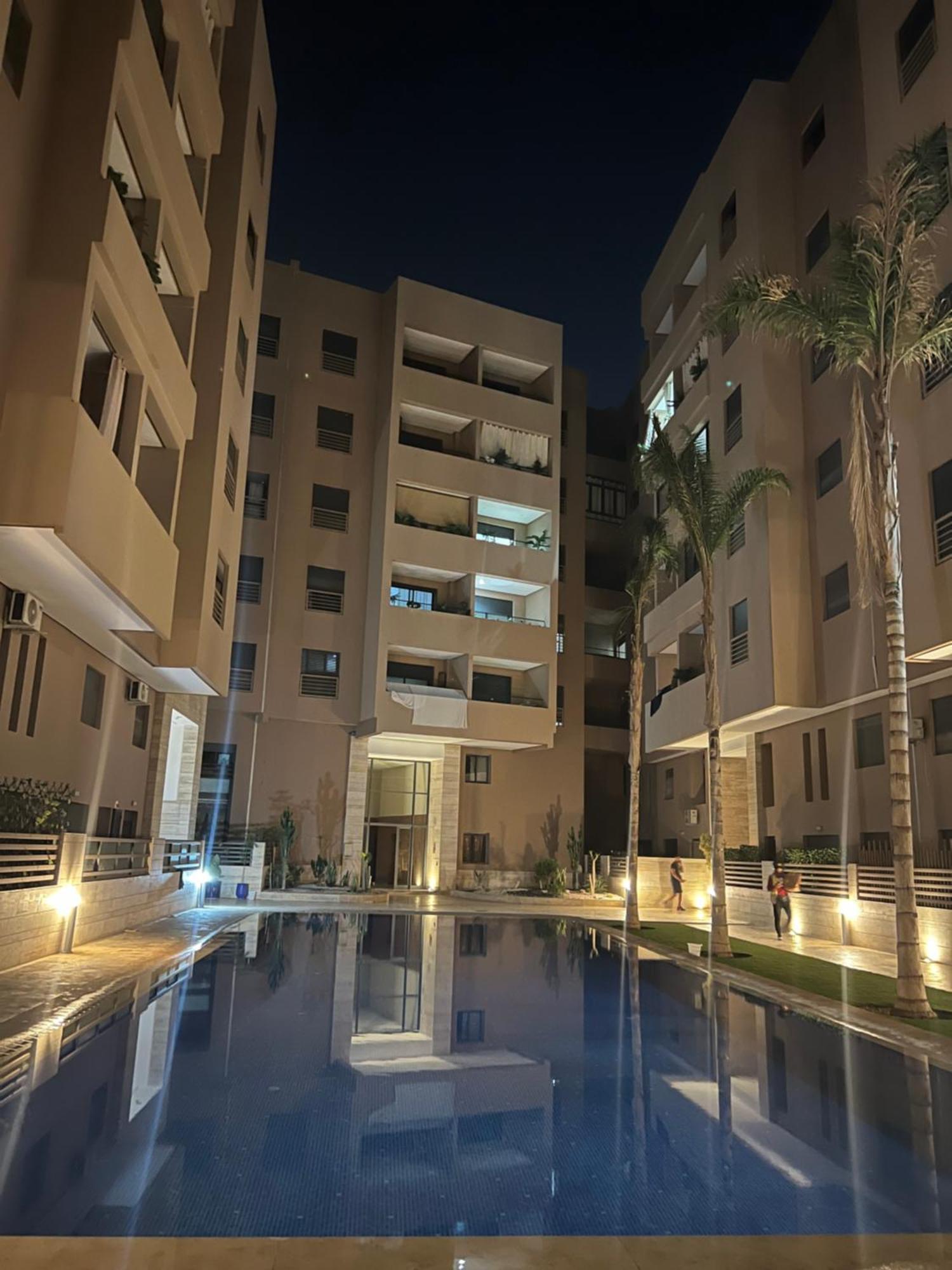 Appartement Superbe En Piscine Parking M25