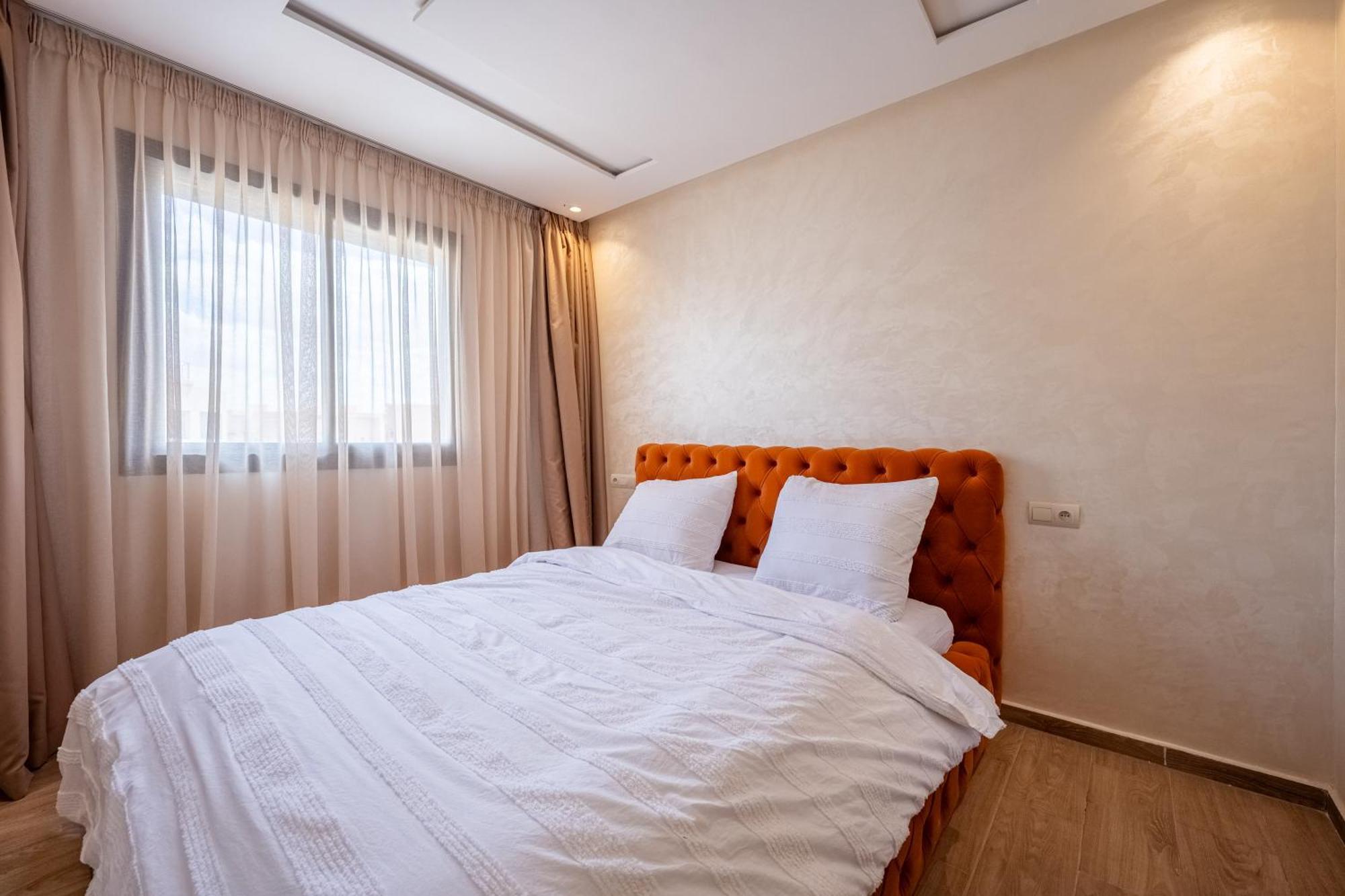 3 Avec Piscine Apartment