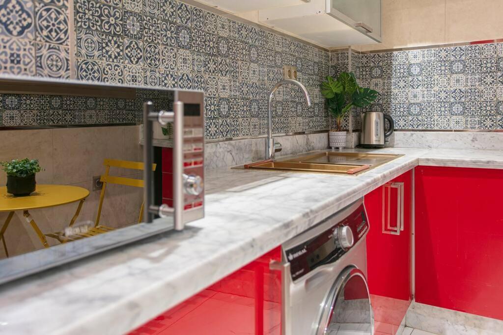 Red Rendezvous - Downtown Apartamento *