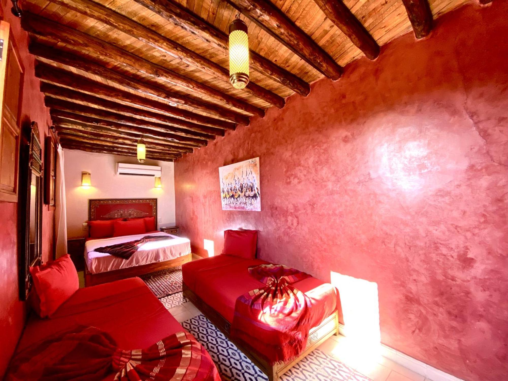Prada Riad 2*
