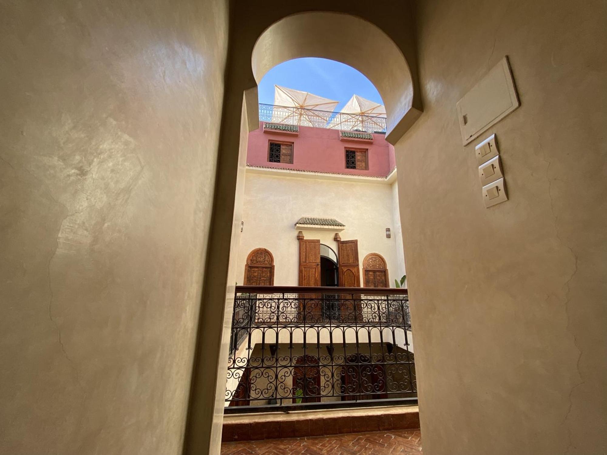 Prada Riad 2*