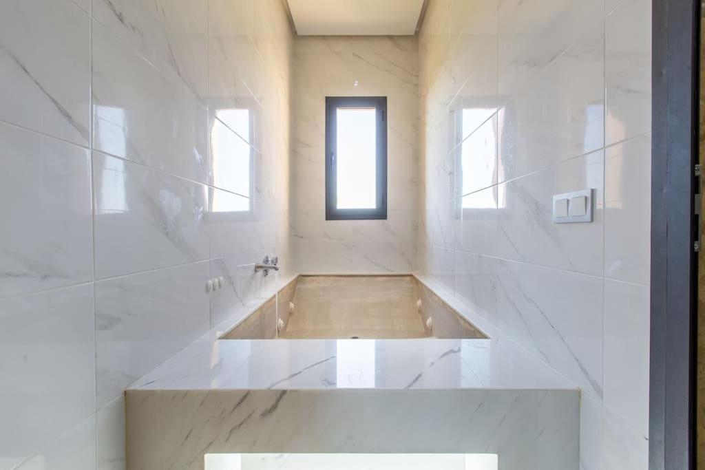 Kassia , Jacuzzi, Hamman, Jeux… Villa *