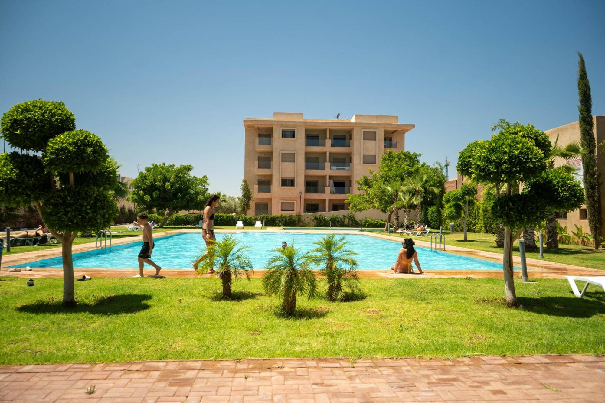Appartement Magnifique Moderne De 2 Avec Piscine A 10 Min Du Centre De Marrakech
