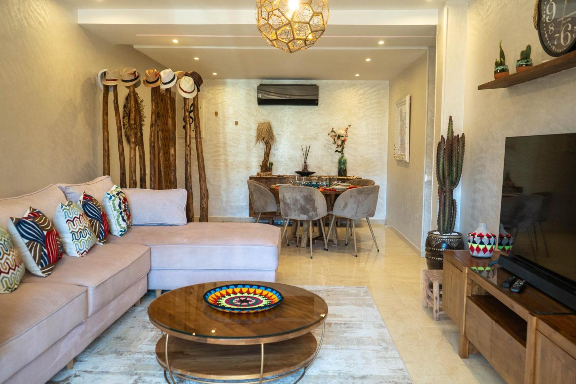 Appartement Magnifique Moderne De 2 Avec Piscine A 10 Min Du Centre De Marrakech
