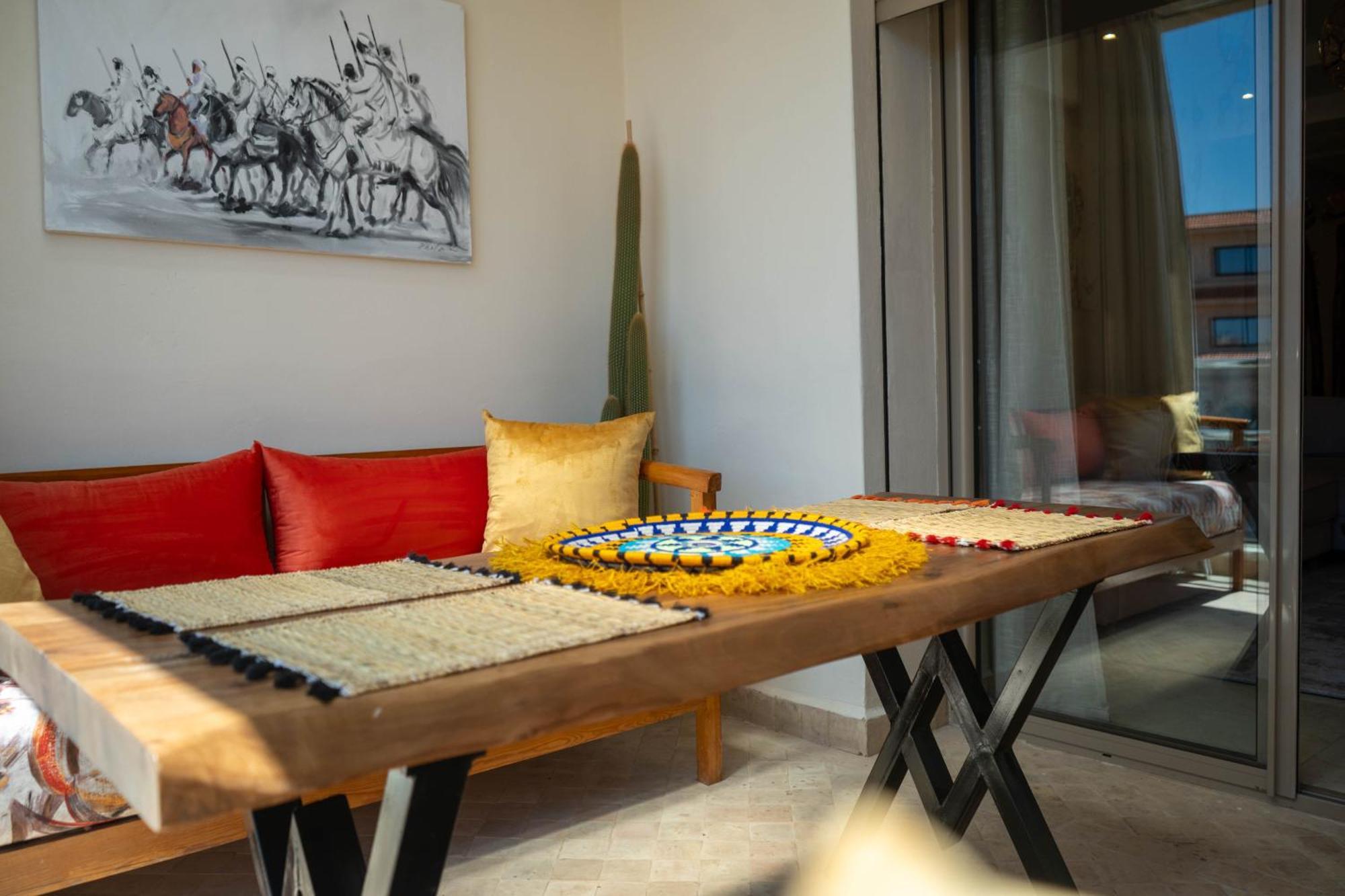 Appartement Magnifique Moderne De 2 Avec Piscine A 10 Min Du Centre De Marrakech *