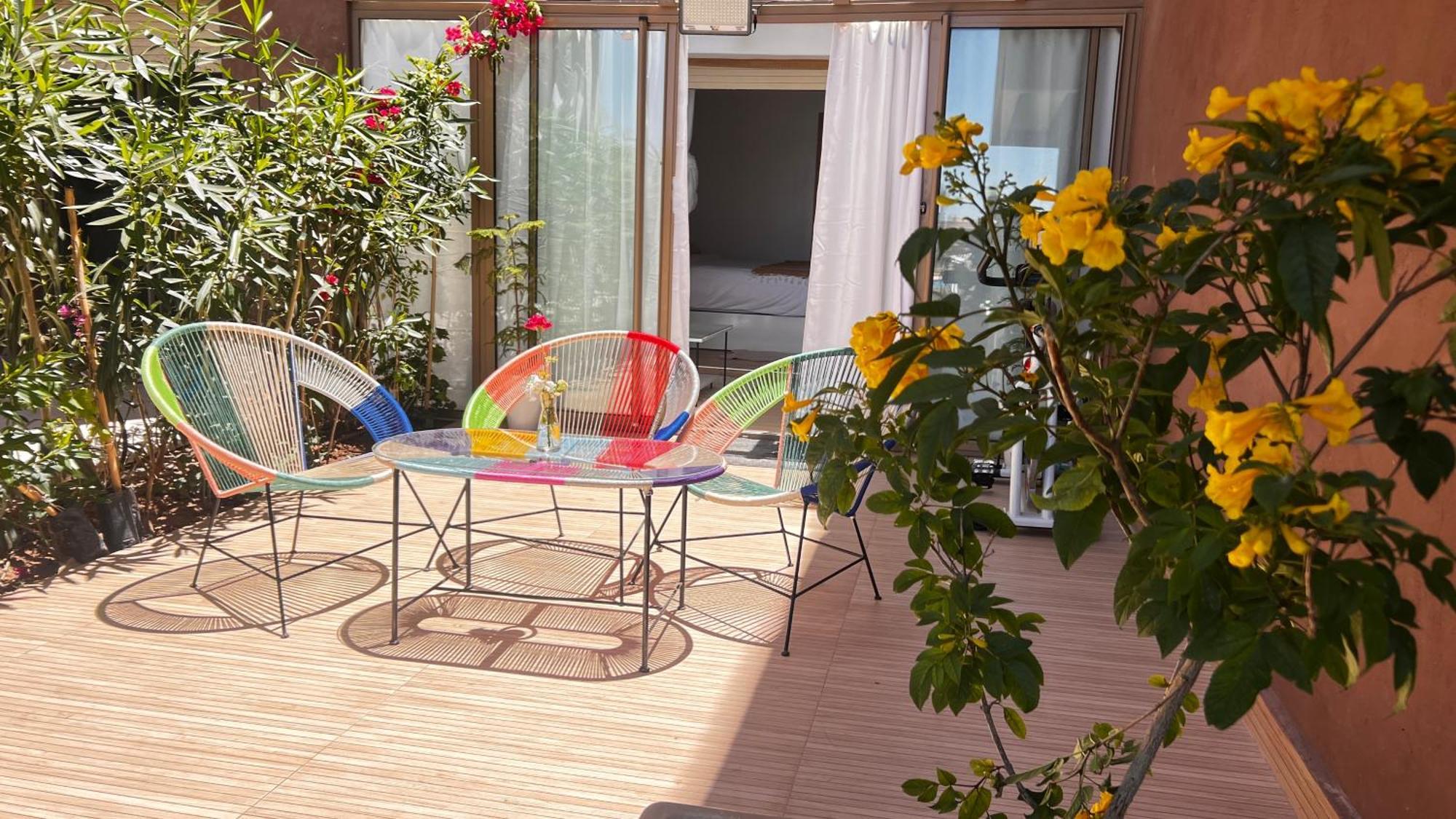 De Luxe Avec Jardin Vue Sur La Piscine Golf Securise 24h Sur 24 A 5 Minutes De L Aeroport Appartement
