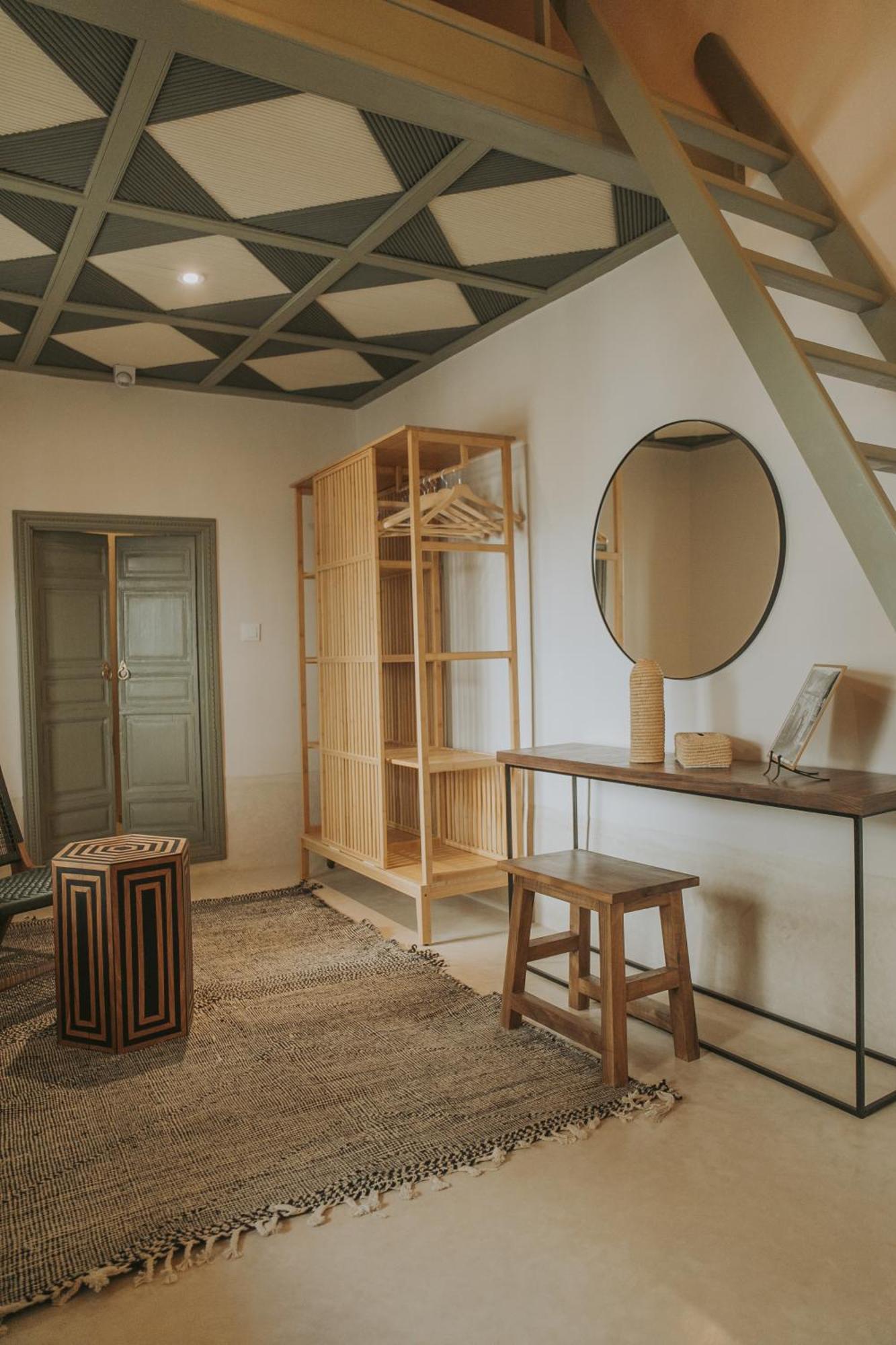 Riad K