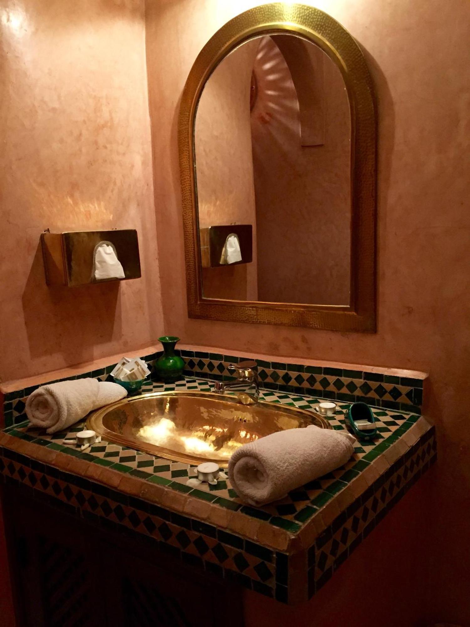 Amina Riad 4*