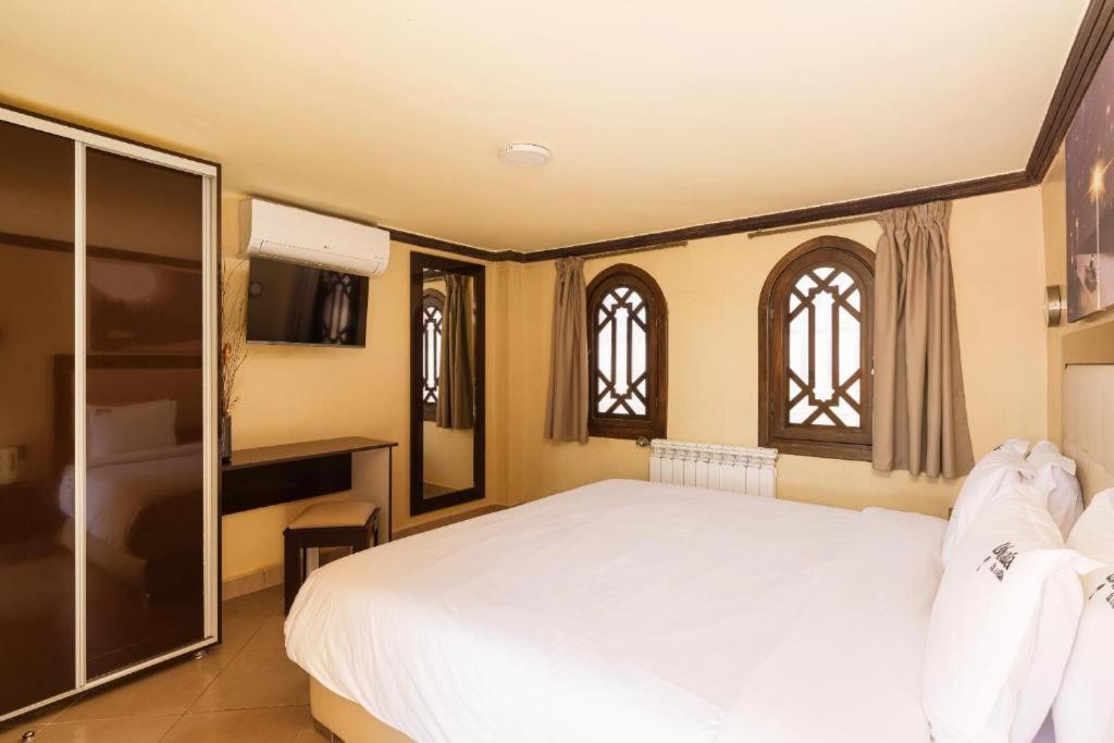Ushuaia Avec Piscine - Petit Dejeuner Gratuit - Marrakech Center Villa *
