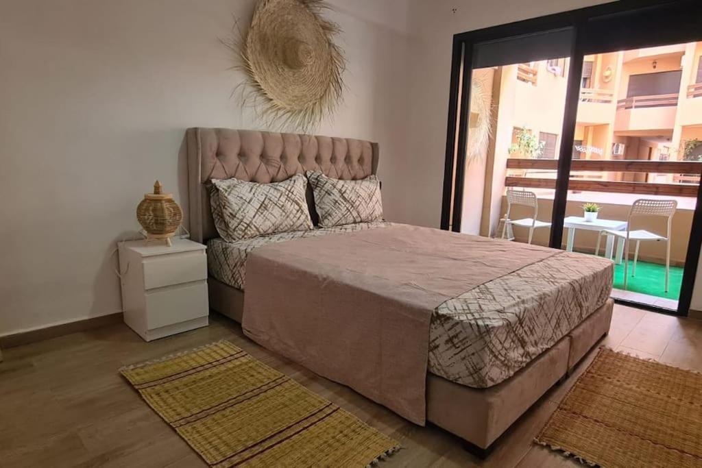 2 Vue Piscine A Gueliz En Face La Gare De Train Marrakech Appartement *