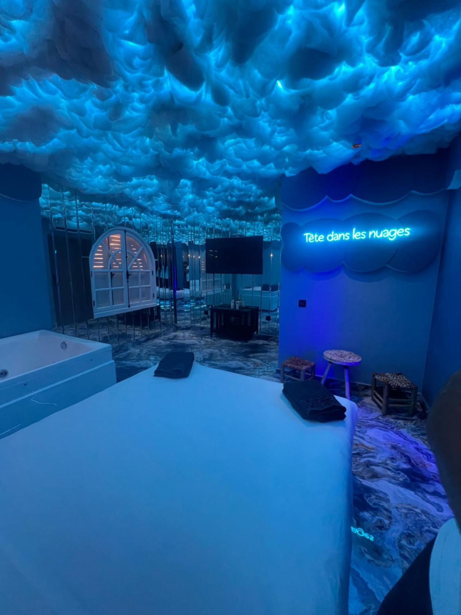 Tete Dans Les Nuages ! Jacuzzi ! Centre Marrakech Appartement