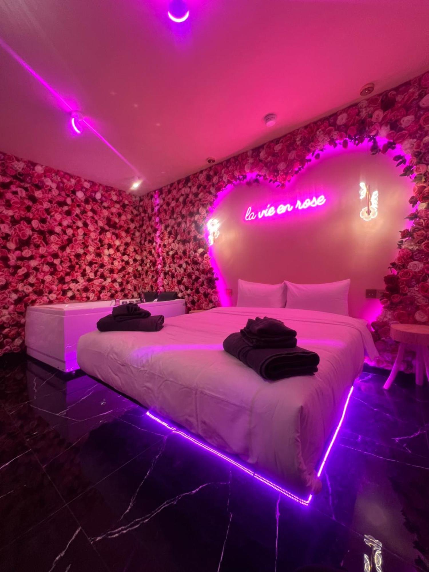 La Vie En Rose ! Jacuzzi ! Centre Marrakech Appartamento